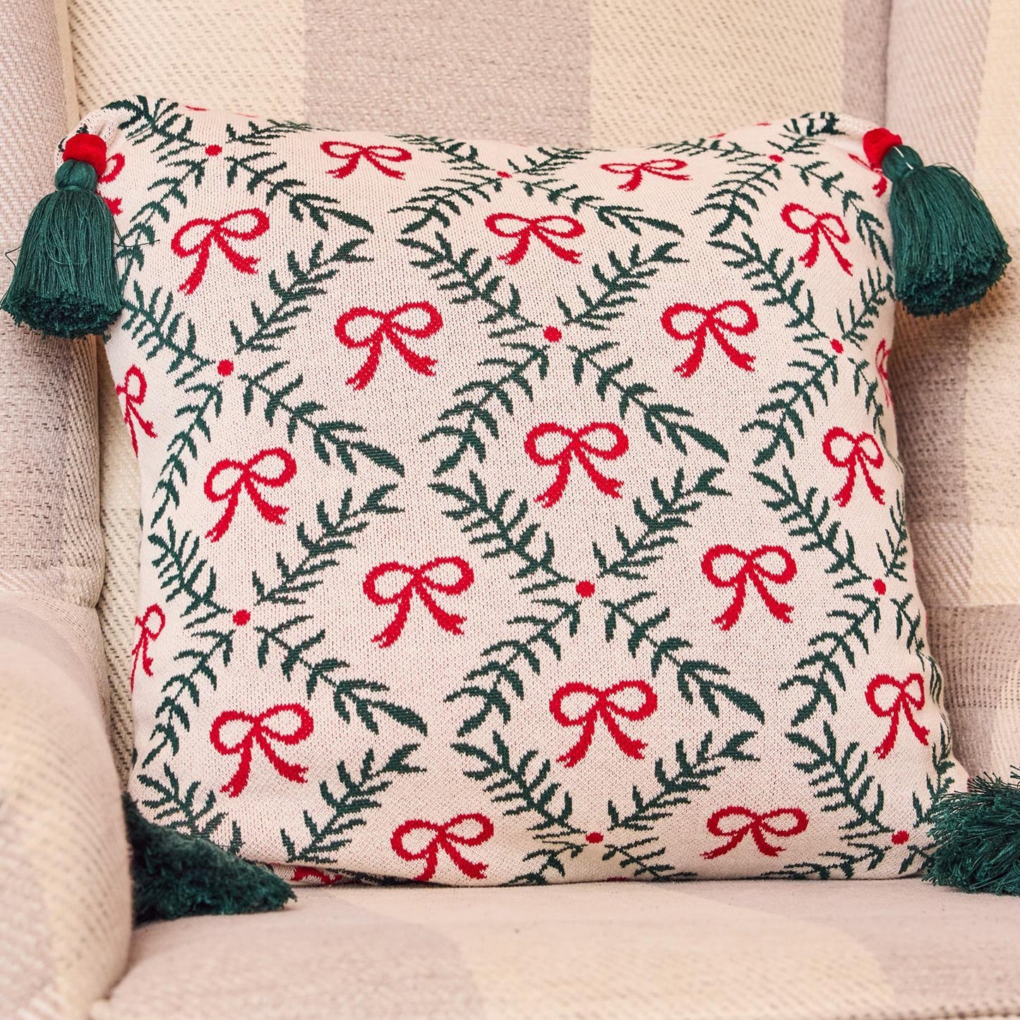 MS - Square Pillow Holiday Trellis