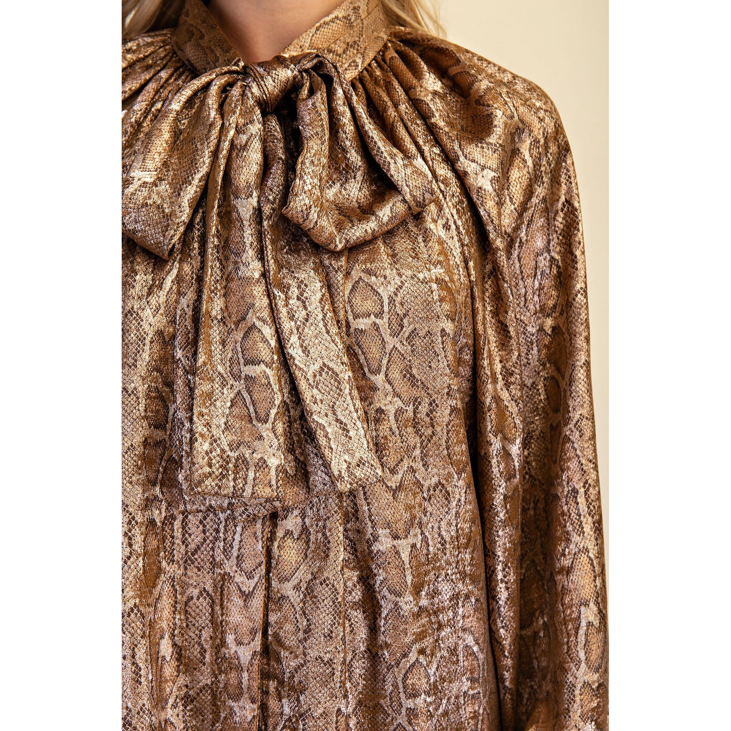 GM - tie-Neck, Snake Print Top 8374 - Camel