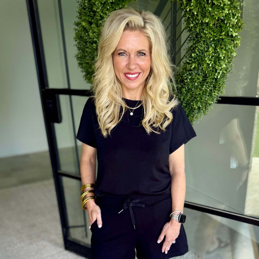 SPANX AirEssentials® Crewneck Tee 2796 – Very Black