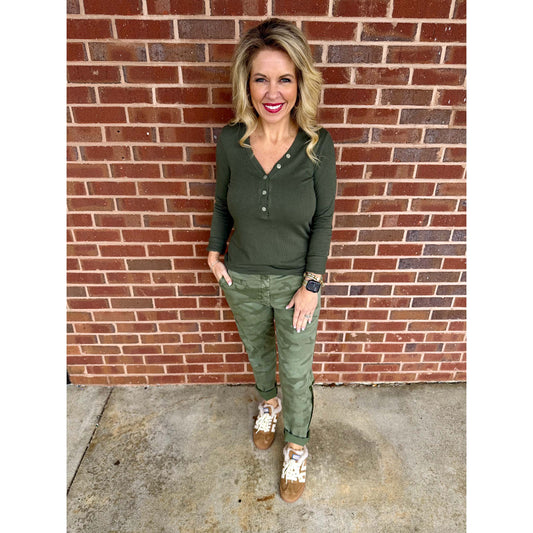 Milio Milano - Baby Rib, Long Sleeve, V-Neck Henley Top 1565 - Army Green