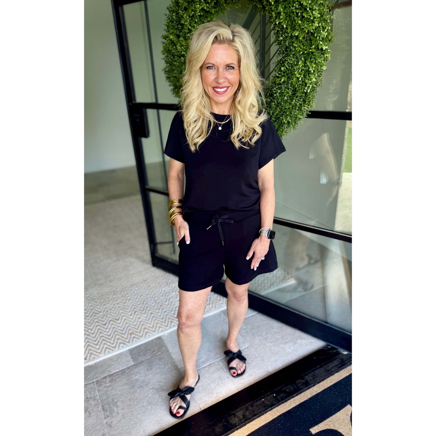 SPANX AirEssentials® Crewneck Tee 2796 – Very Black