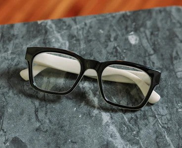 Peepers Boone Blue Light Reading Glasses – Black/Fog
